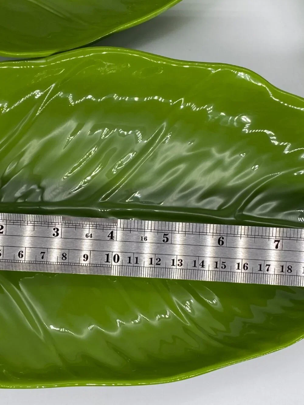RARE Pier 1 Plates Palm Leaf Set Tropical Collection Melamine Green 9x6